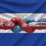 Bukele ha encontrado en el ataque sistemático a ARENA y FMLN una estrategia crucial para mantener el control del relato político y asegurar la permanencia de su proyecto. Esta táctica no solo le permite presentarse como el antídoto contra el pasado de corrupción y pactos oscuros, sino que también refuerza ante la sociedad la idea de que solo bajo su liderazgo puede avanzar el país. Atacar y, a la vez, preservar políticamente a estos partidos resulta en una especie de “equilibrio conveniente”: sirven como contraste útil y blanco de campañas mediáticas, al tiempo que su existencia desincentiva la aparición de una oposición fresca y más legítima.​