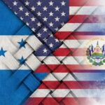 En este nuevo ciclo, con Donald Trump de regreso en la presidencia de Estados Unidos y un mandatario hondureño políticamente afín instalado en Tegucigalpa, Honduras no solo conserva, sino que amplifica su condición de eje estratégico para Washington. La combinación de una base militar clave, una geografía de doble océano, una historia de cooperación profunda y un alineamiento político renovado convierte al país en el principal pivote de la seguridad y la influencia estadounidense en Centroamérica. En ese escenario, El Salvador corre el riesgo de perder protagonismo relativo, viendo cómo la nueva “relación especial” entre Trump y Honduras redefine el centro de gravedad geopolítico en la región.